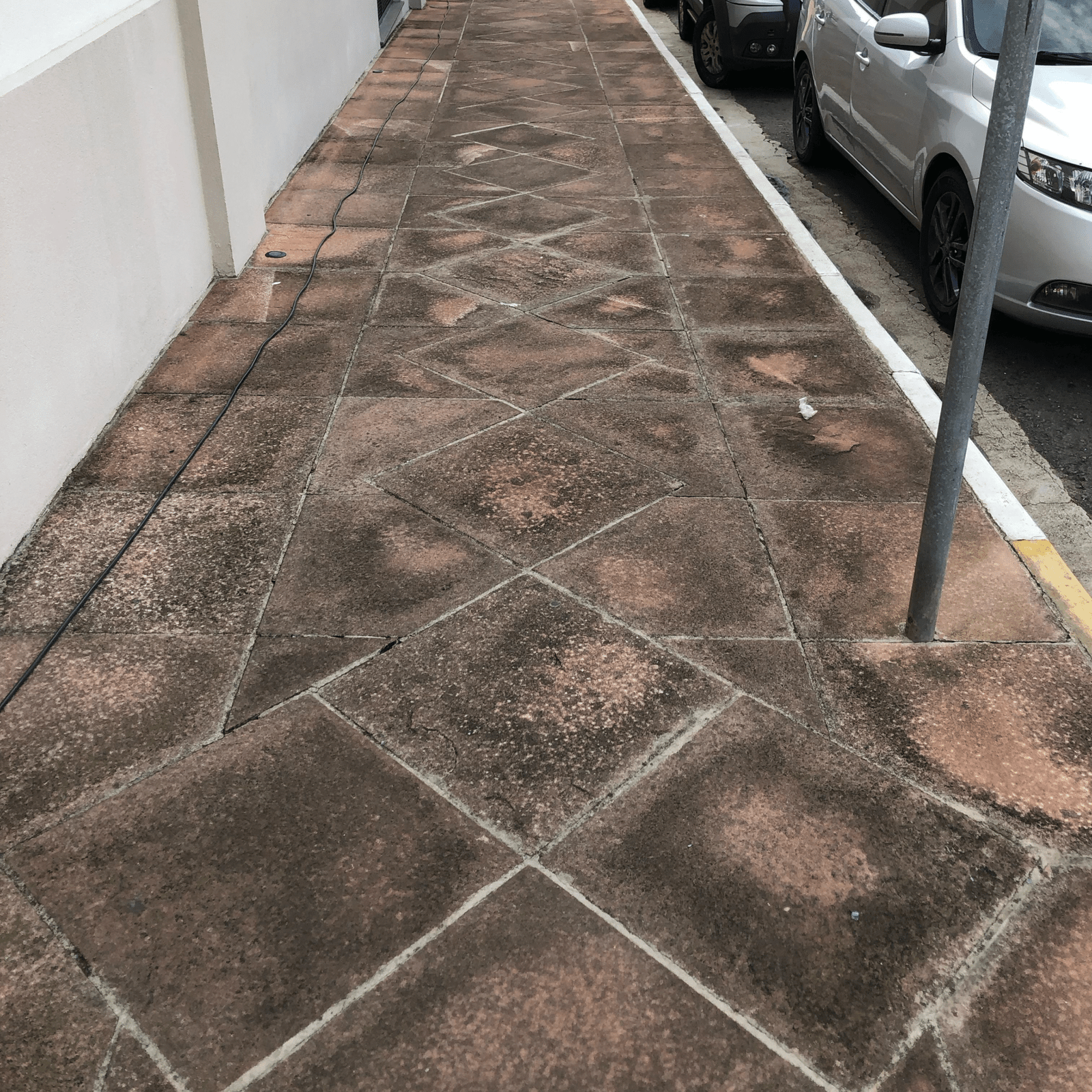 Lavagem de Piso (Antes)  em Piso Arenito