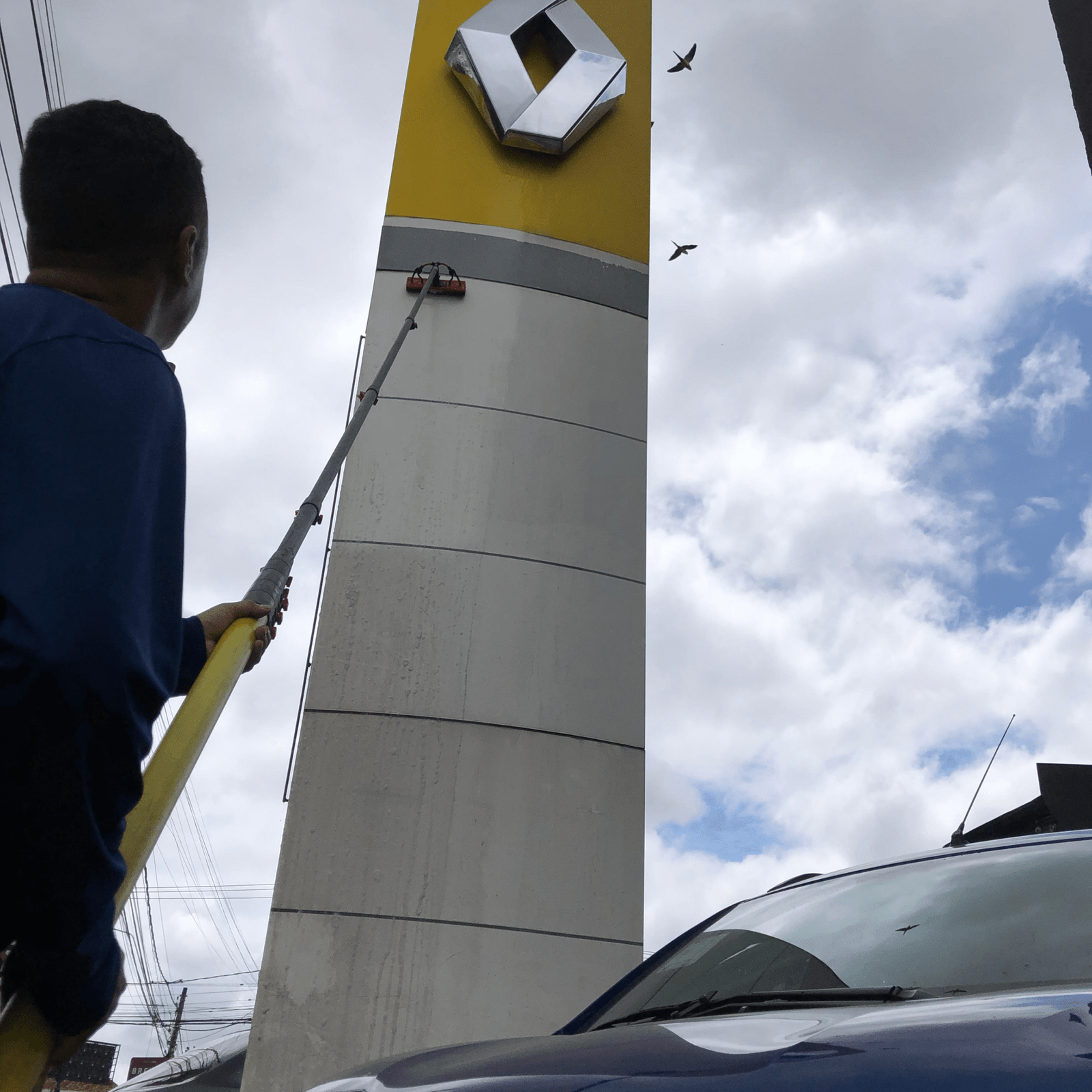 Limpeza de Totens/Placas